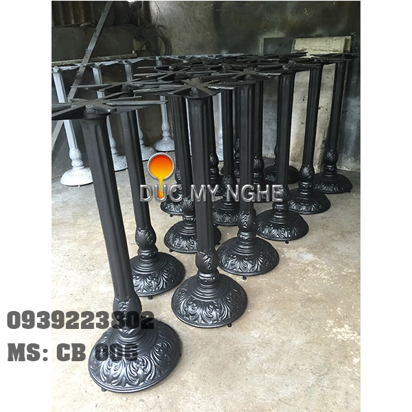 Bàn bar cafe đế tròn hoa văn gang đúc CB 002